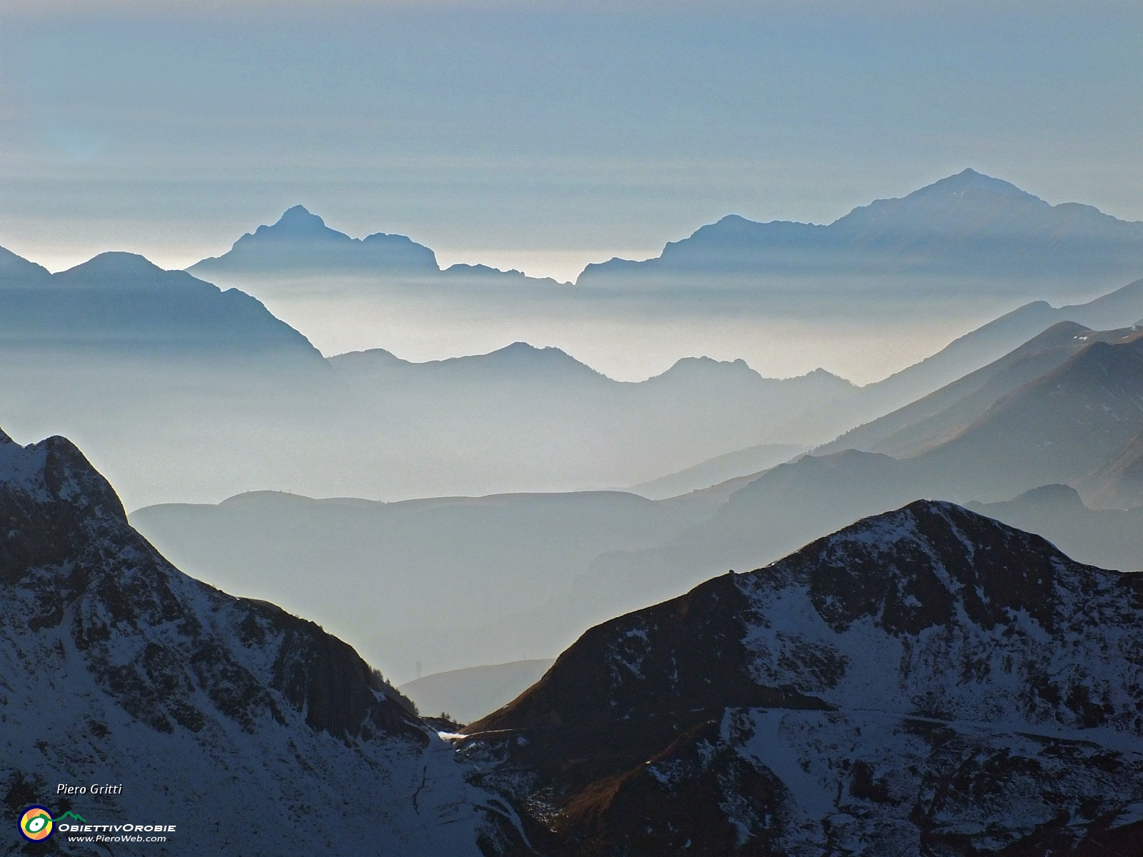 71 Zoom dal Passo di S. Simone alle Grigne.JPG